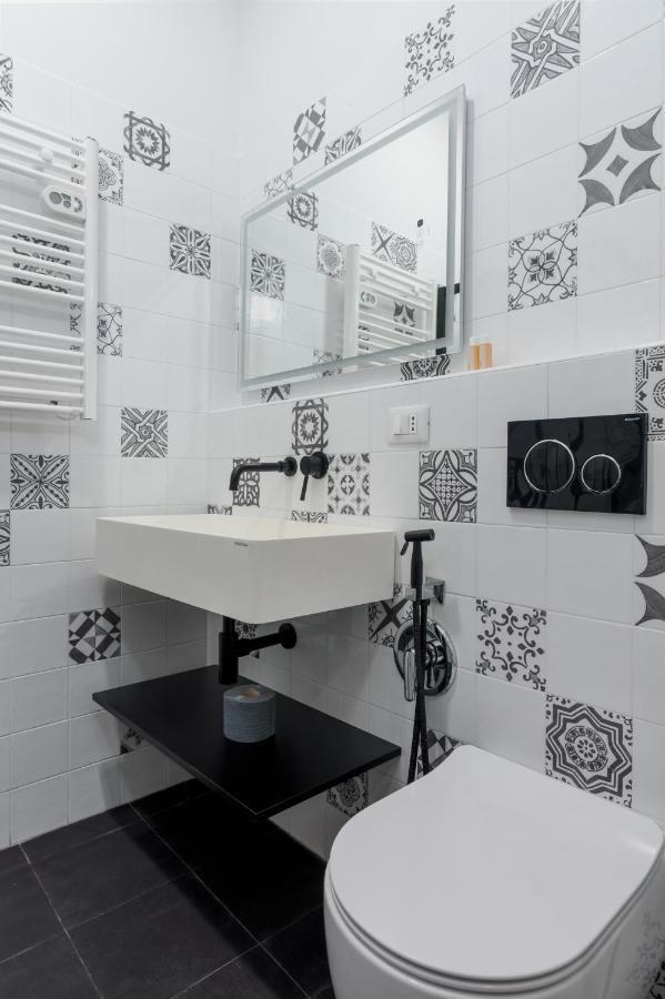 Esclusivo 130 Mq + Terrazzo Via San Vincenzo Apartment Genoa Luaran gambar