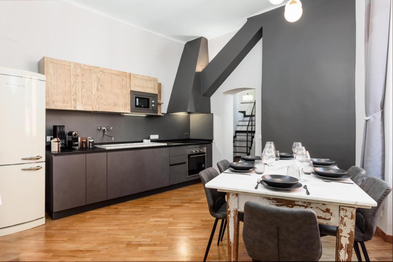 Esclusivo 130 Mq + Terrazzo Via San Vincenzo Apartment Genoa Luaran gambar