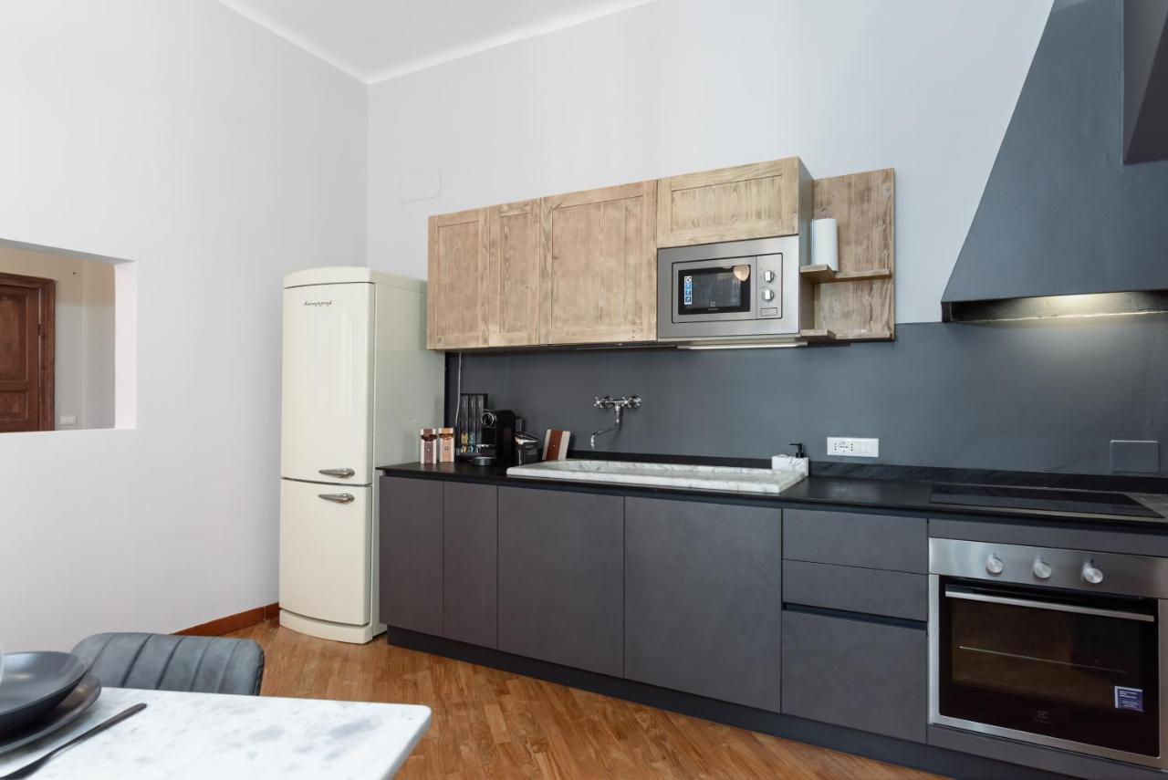 Esclusivo 130 Mq + Terrazzo Via San Vincenzo Apartment Genoa Luaran gambar